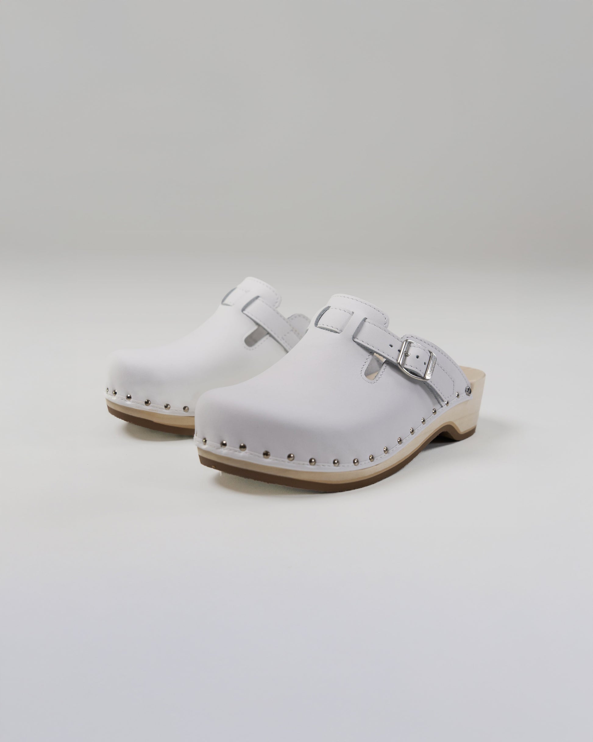 Strap Toeffler White