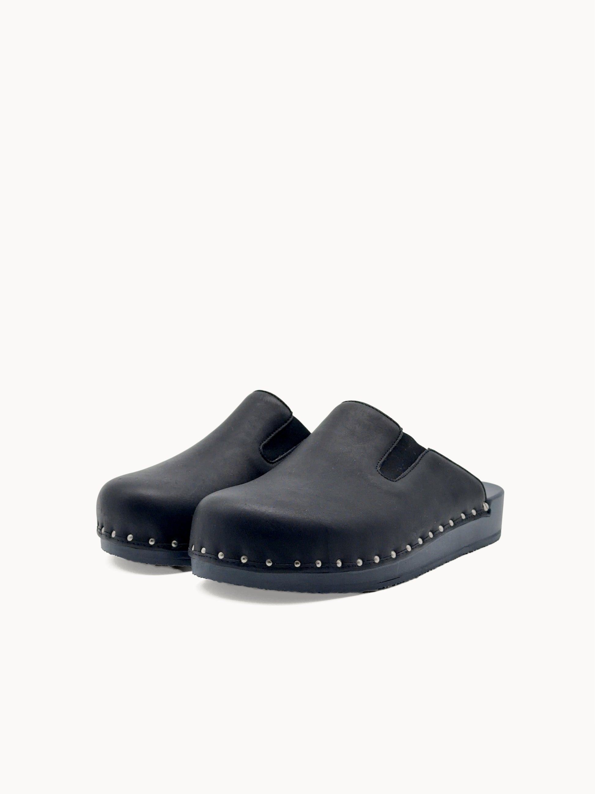 Pin 82 Mono Schwarz