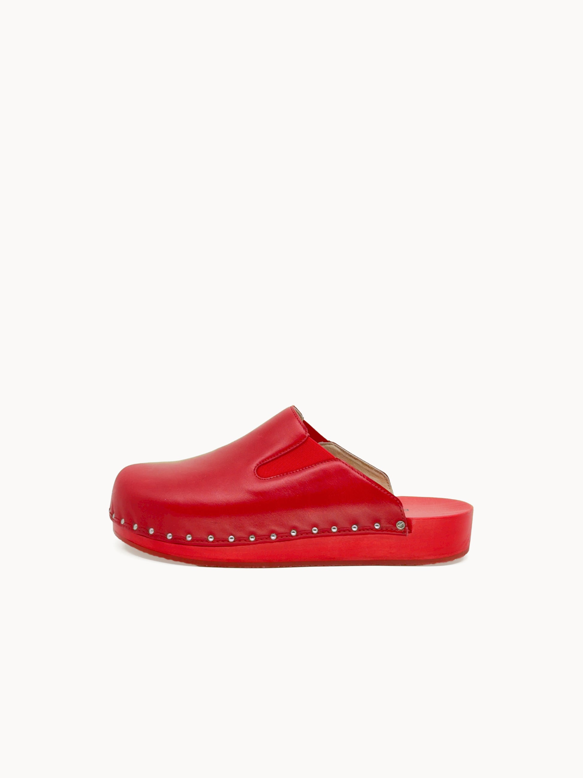PIN 82 Mono Rot Holzschuh von Heinrich Berkemann Seitenansicht