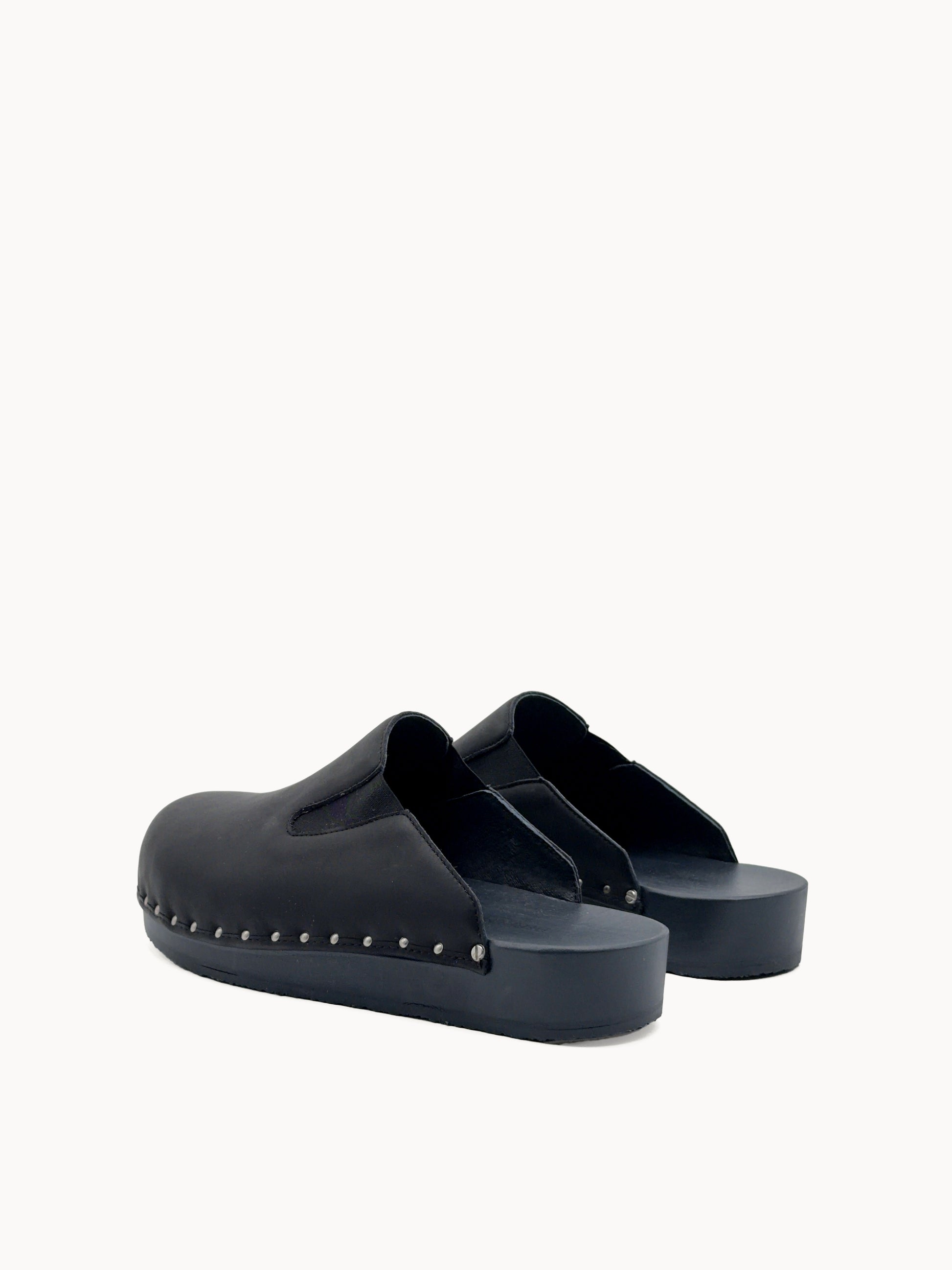 Pin 82 Mono Schwarz