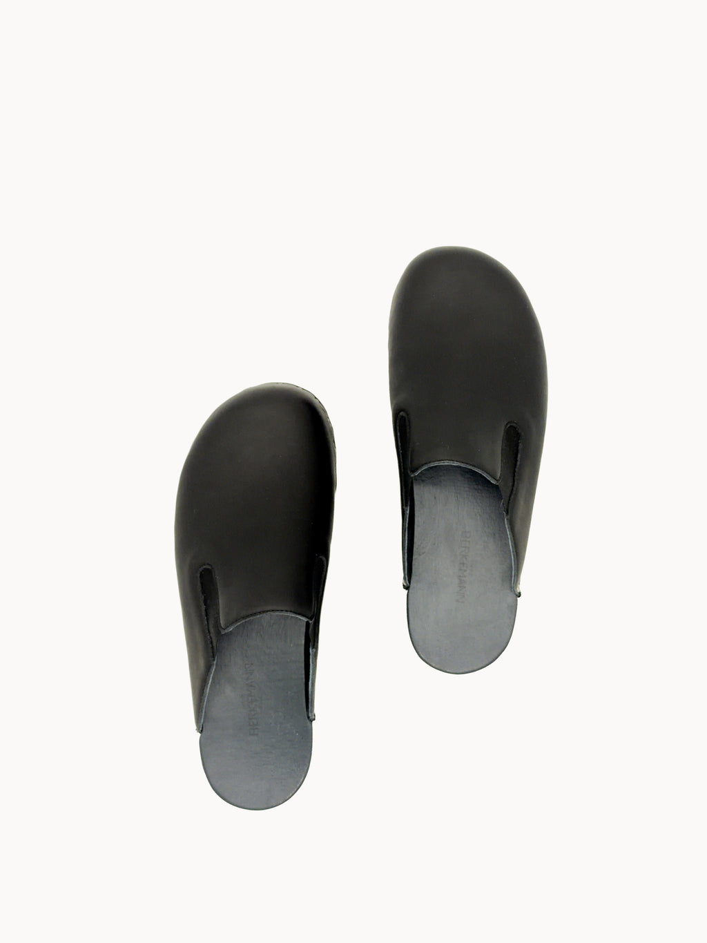 Pin 82 Mono Schwarz