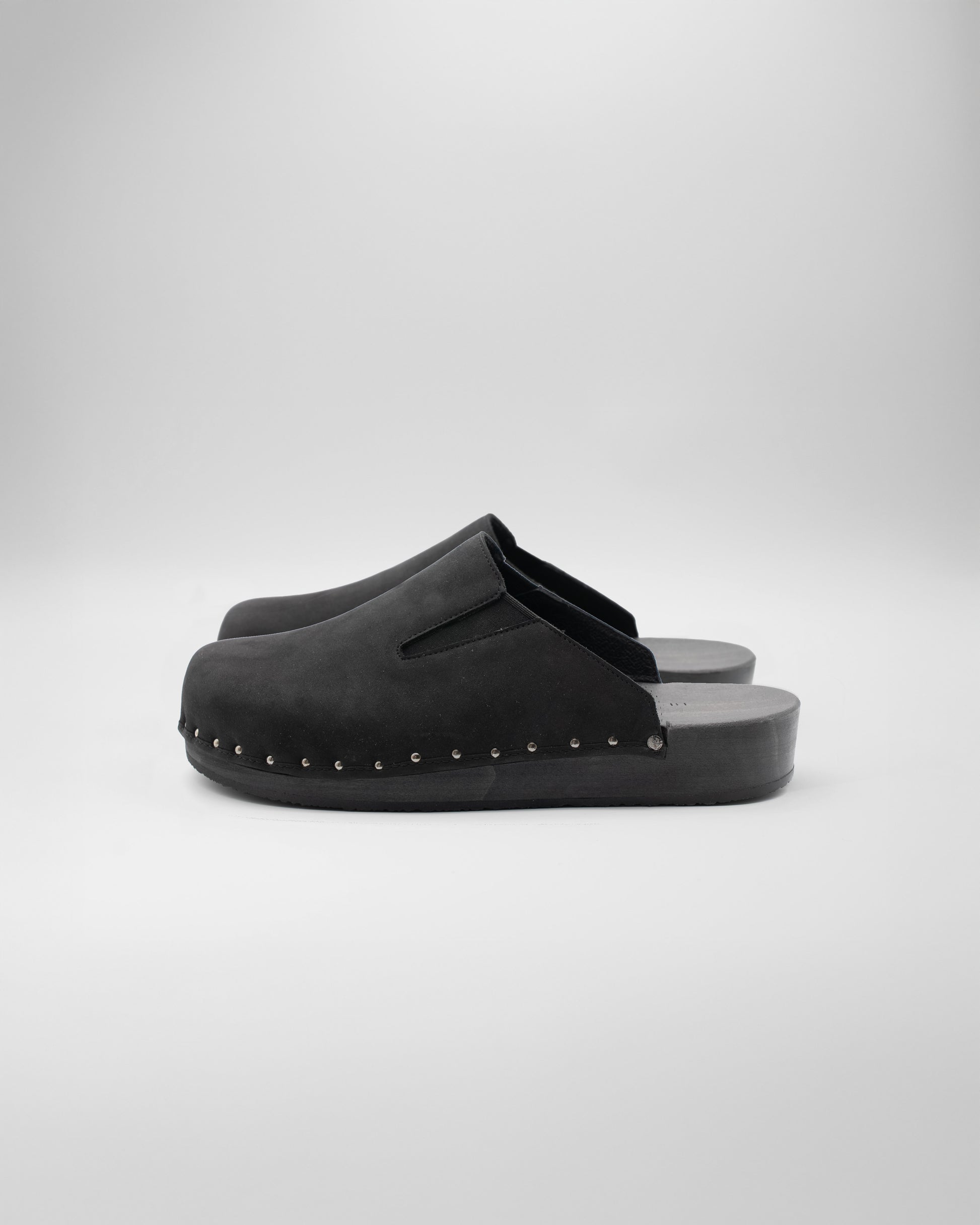 Pin 82 Natural Black