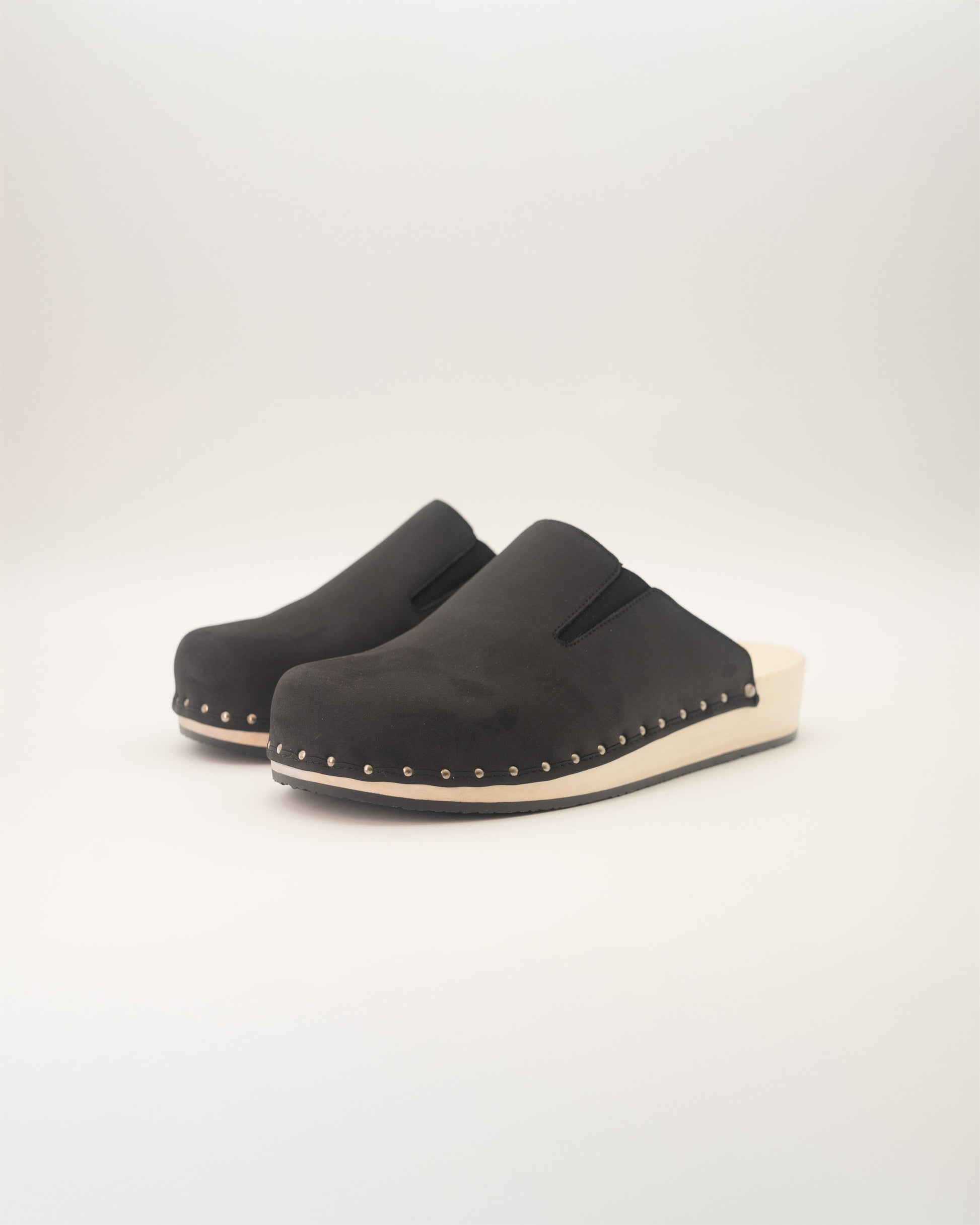 Pin 82 Natural Black