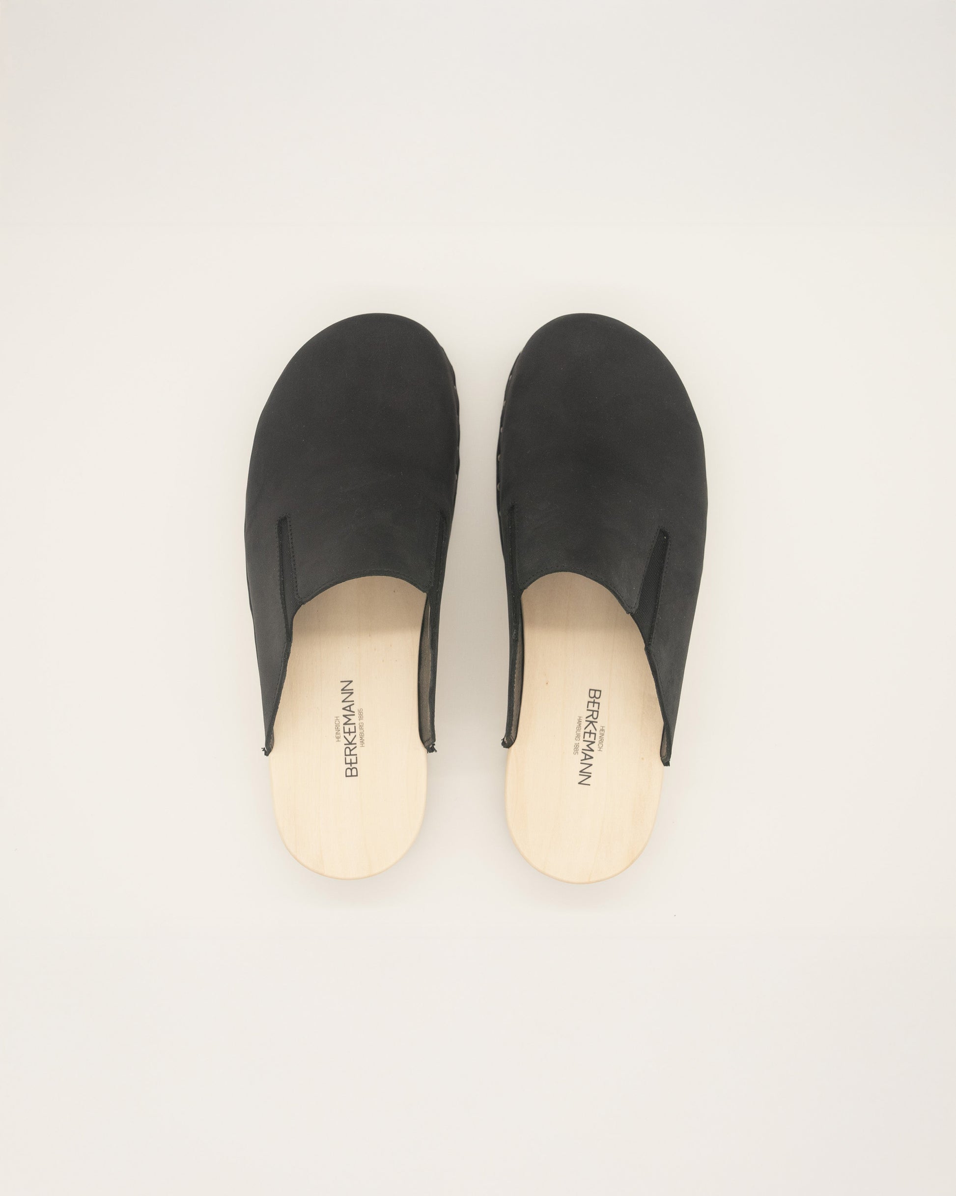Pin 82 Natural Black